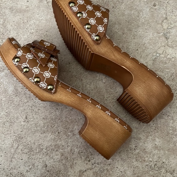 Cuplé slides - Picture 3 of 5